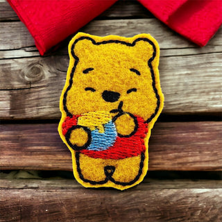 Winnie the Pooh   Badge Reel + Topper